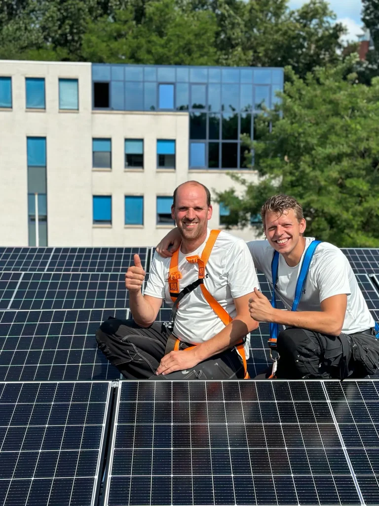 Advies over zonnepanelen op een plat dak