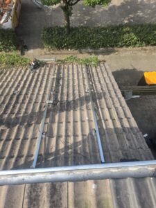 Nieuwe onderconstructie voor het terugplaatsen van zonnepanelen