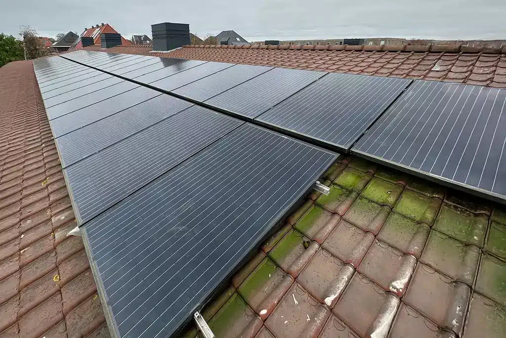 Zonnepanelen verwijderen en terugplaatsen in Alkmaar