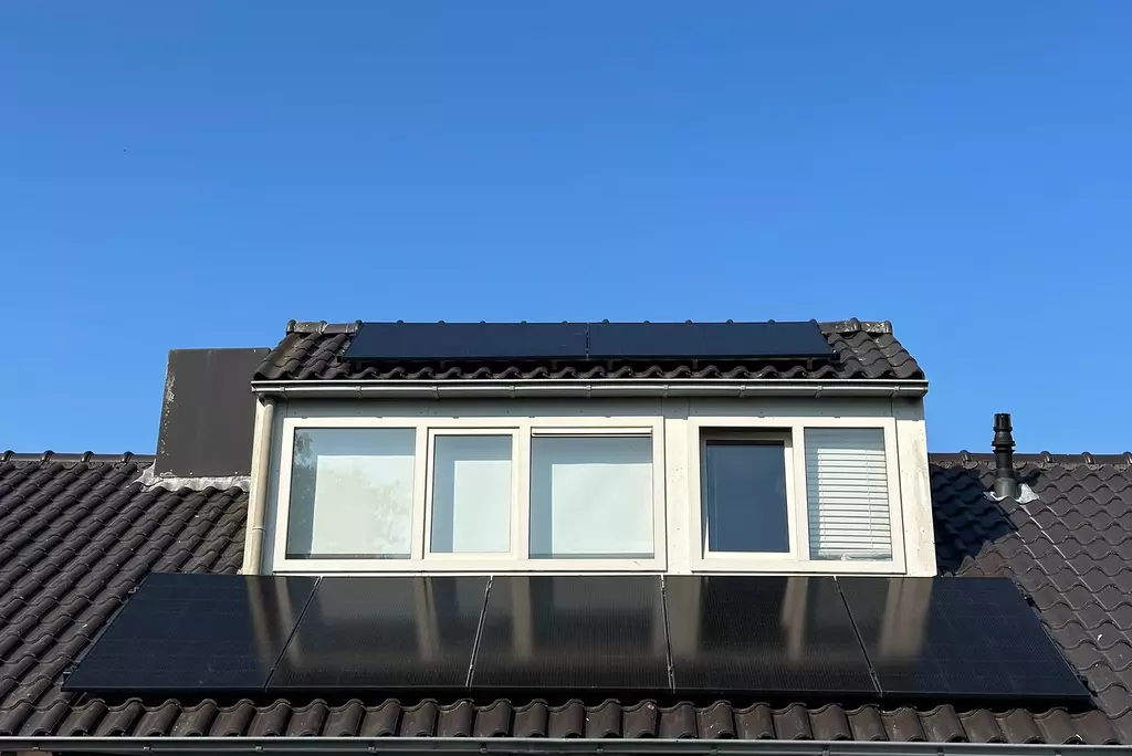 Zonnepanelen reinigen in Baarn