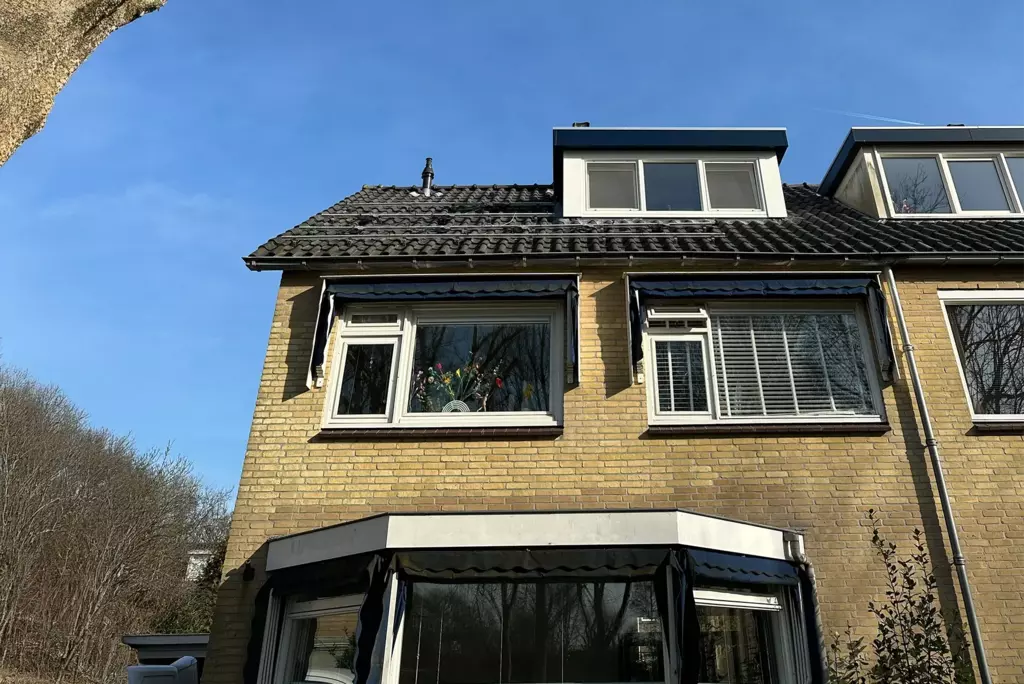 Zonnepanelen verwijderen en terugplaatsen in Bennebroek