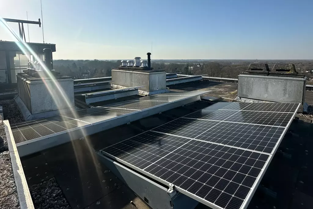 Zonnepanelen verwijderen en terugplaatsen in Groningen