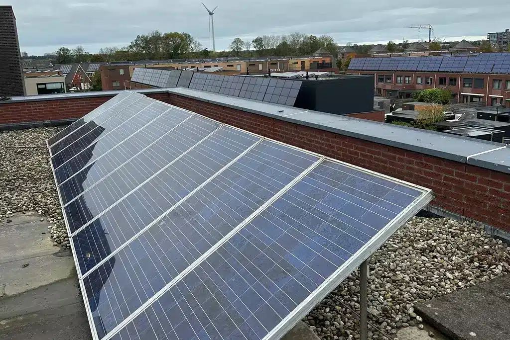 Zonnepanelen verwijderen en terugplaatsen in Heerhugowaard