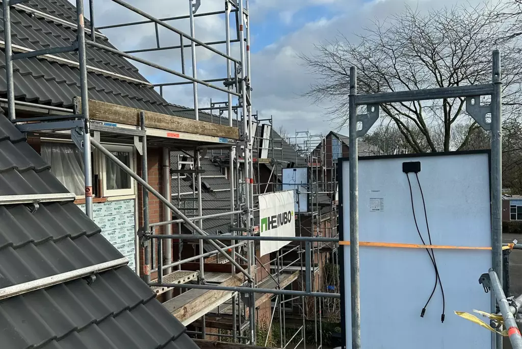 Zonnepanelen verwijderen en terugplaatsen in Hilversum