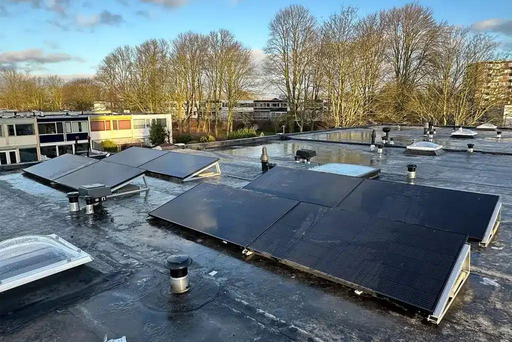 Zonnepanelen verwijderen en terugplaatsen in Uithoorn